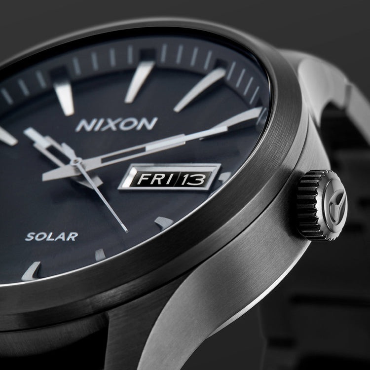 Nixon Sentry Solar Stainless Steel in Black