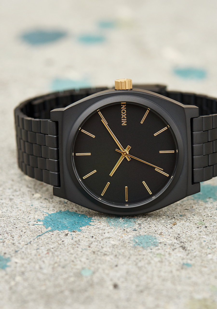 Time Teller - Mattschwarz / Gold